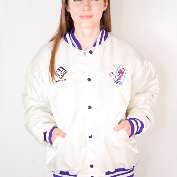 Taco Bell Rare White Bomber Jacket 5 Year Embroide - Picture 8 of 8